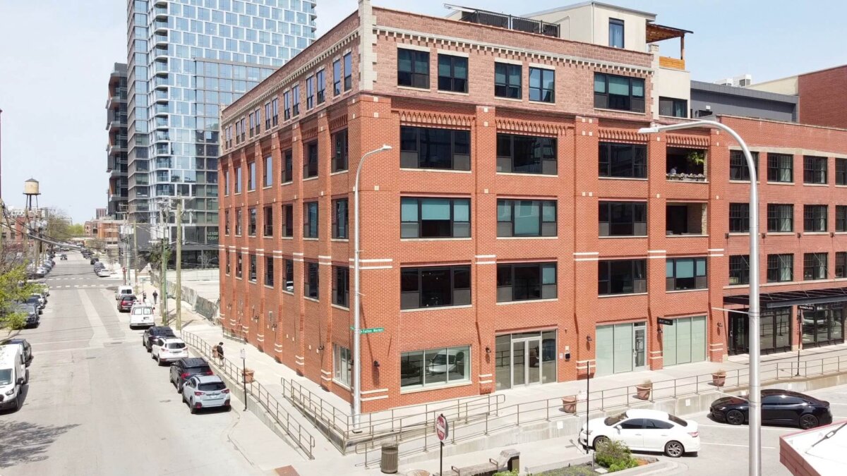 1118 W Fulton St